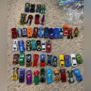 Assorted Hotwheels Die-Cast LooseToy Cars Lot Year 2005-2012